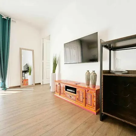 Апартаменти Les Naiades *